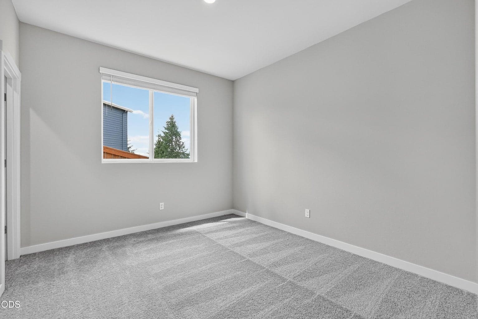Photo of 2487 NW 23rd Loop South 14 of 48