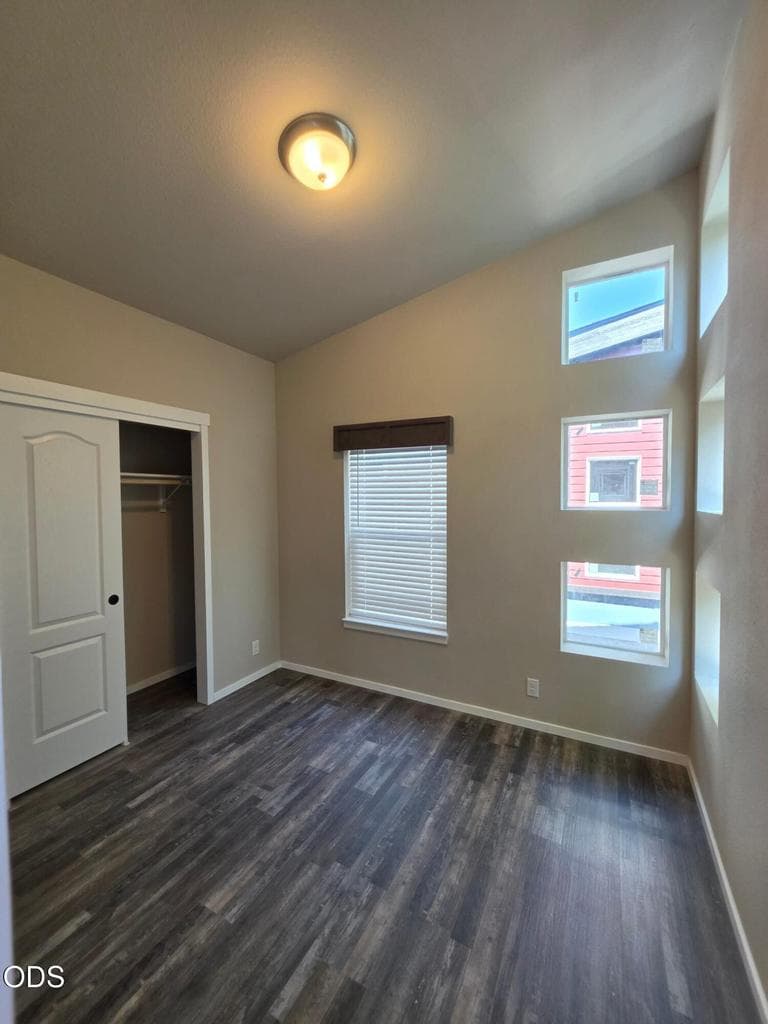 Photo of 21298 NE Butler Market Road 7 of 12