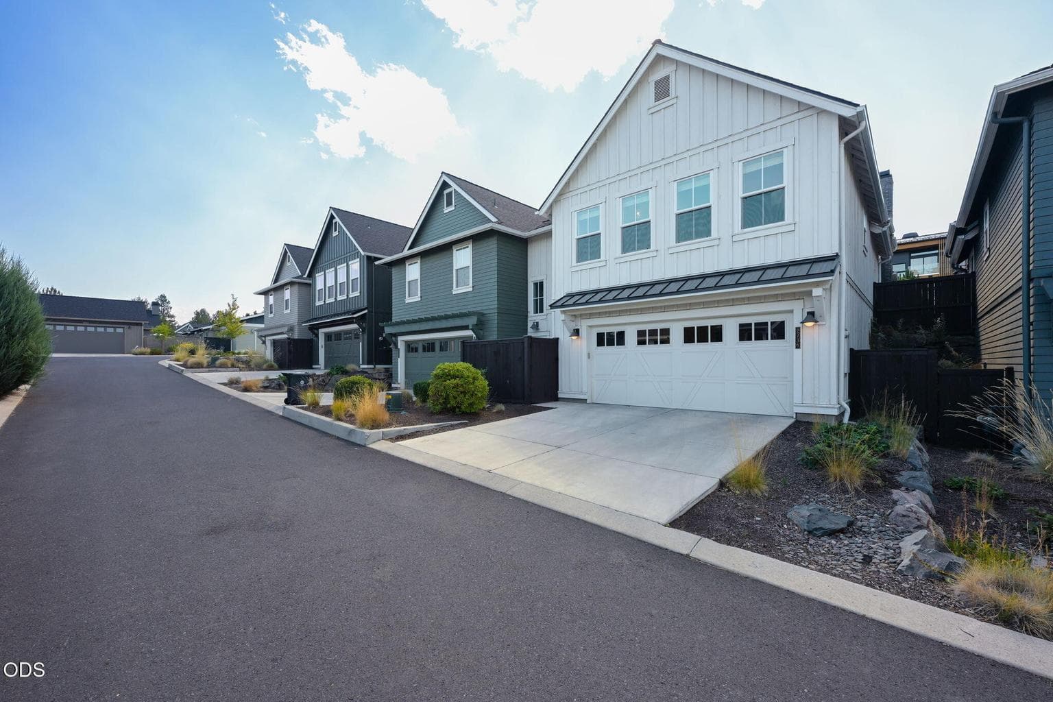 Photo of 2736 NW Ordway Avenue 28 of 35