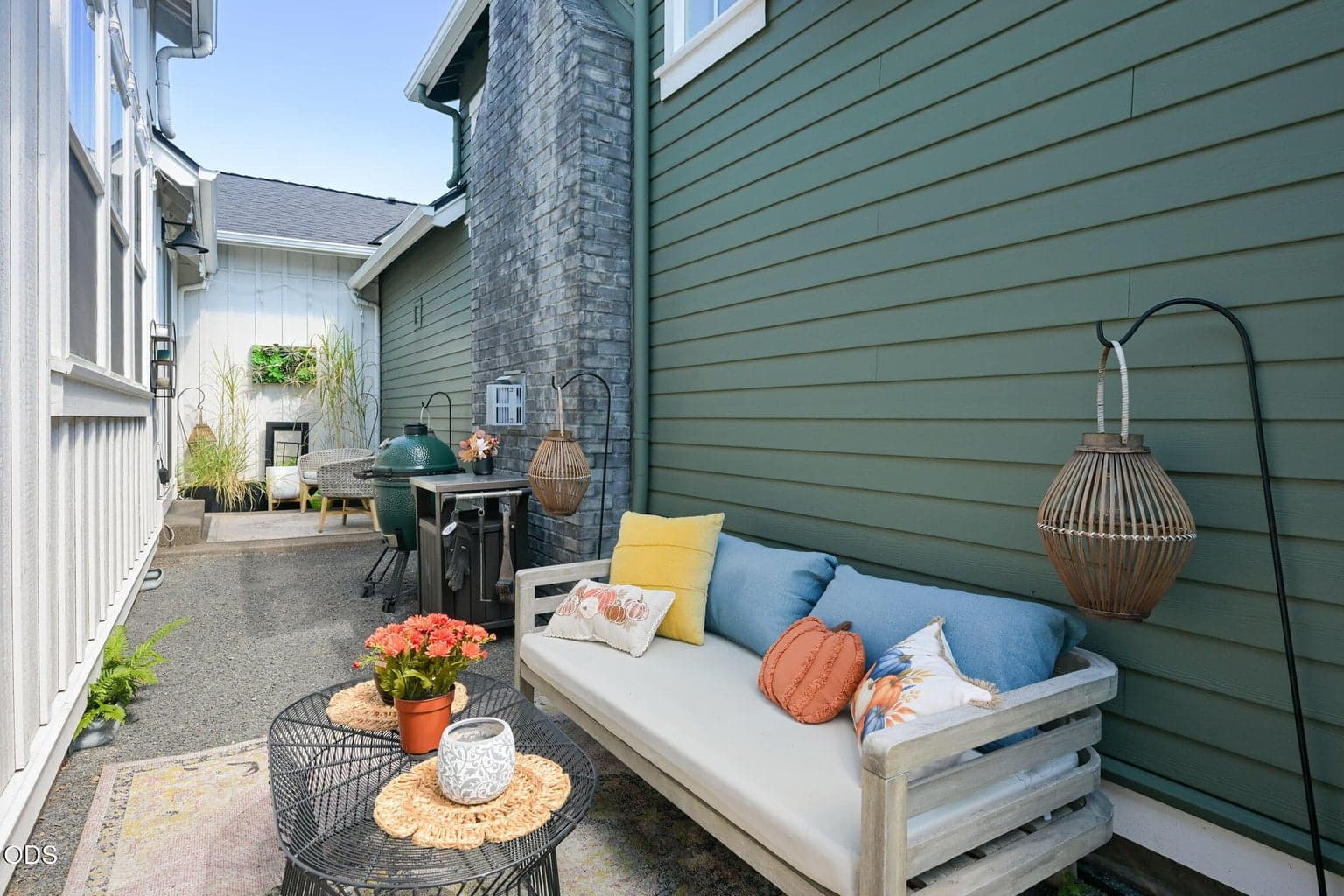 Photo of 2736 NW Ordway Avenue 26 of 35