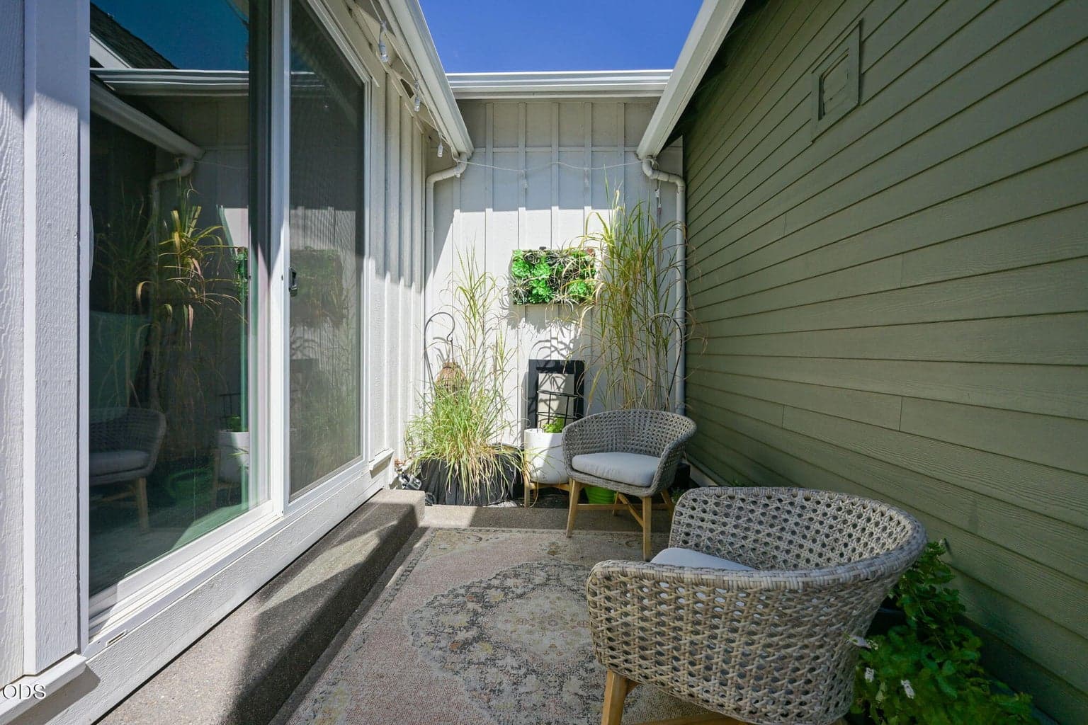 Photo of 2736 NW Ordway Avenue 25 of 35