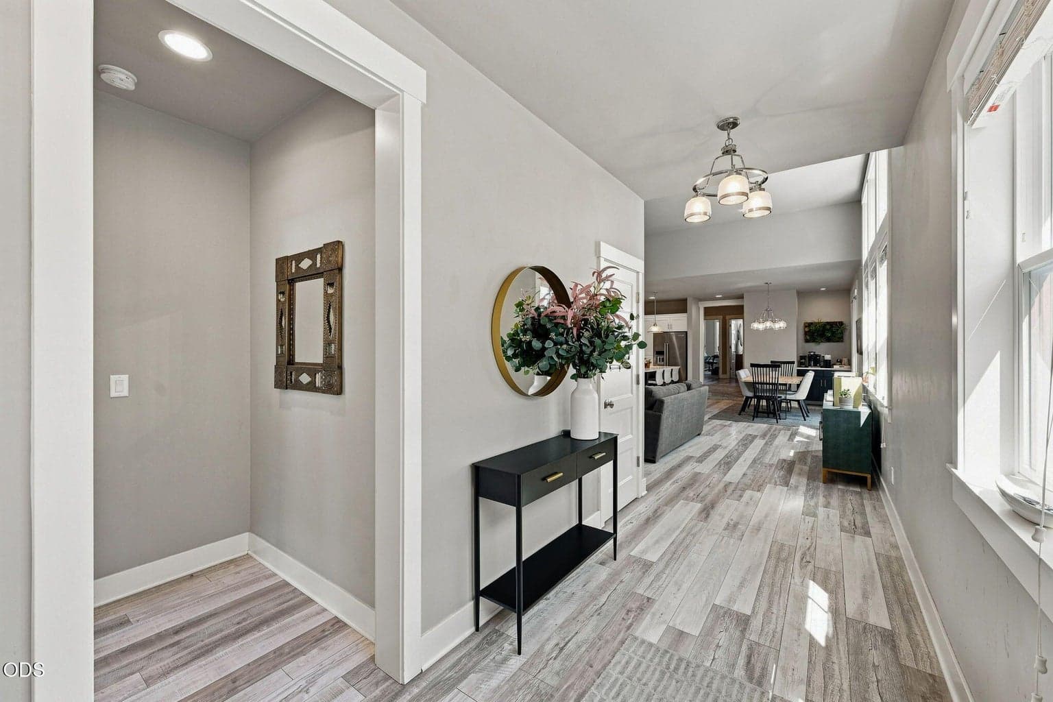 Photo of 2736 NW Ordway Avenue 14 of 35