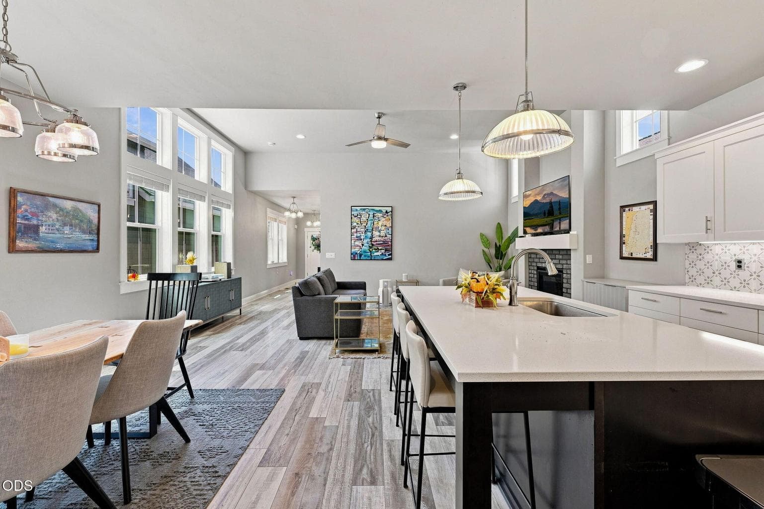 Photo of 2736 NW Ordway Avenue 8 of 35