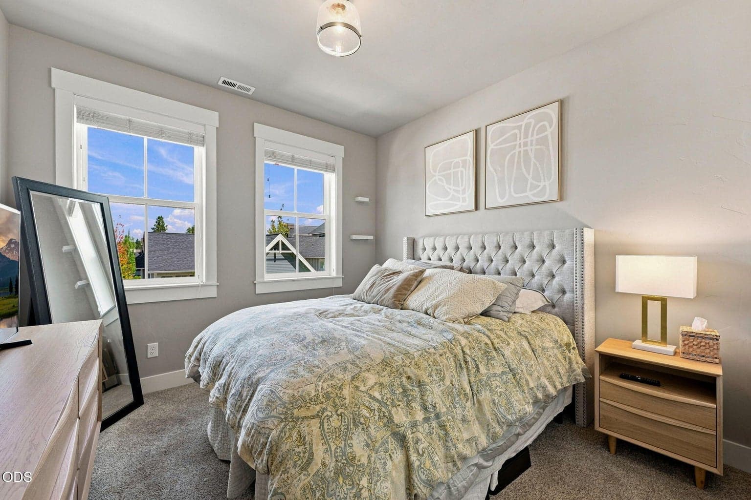 Photo of 2736 NW Ordway Avenue 19 of 35