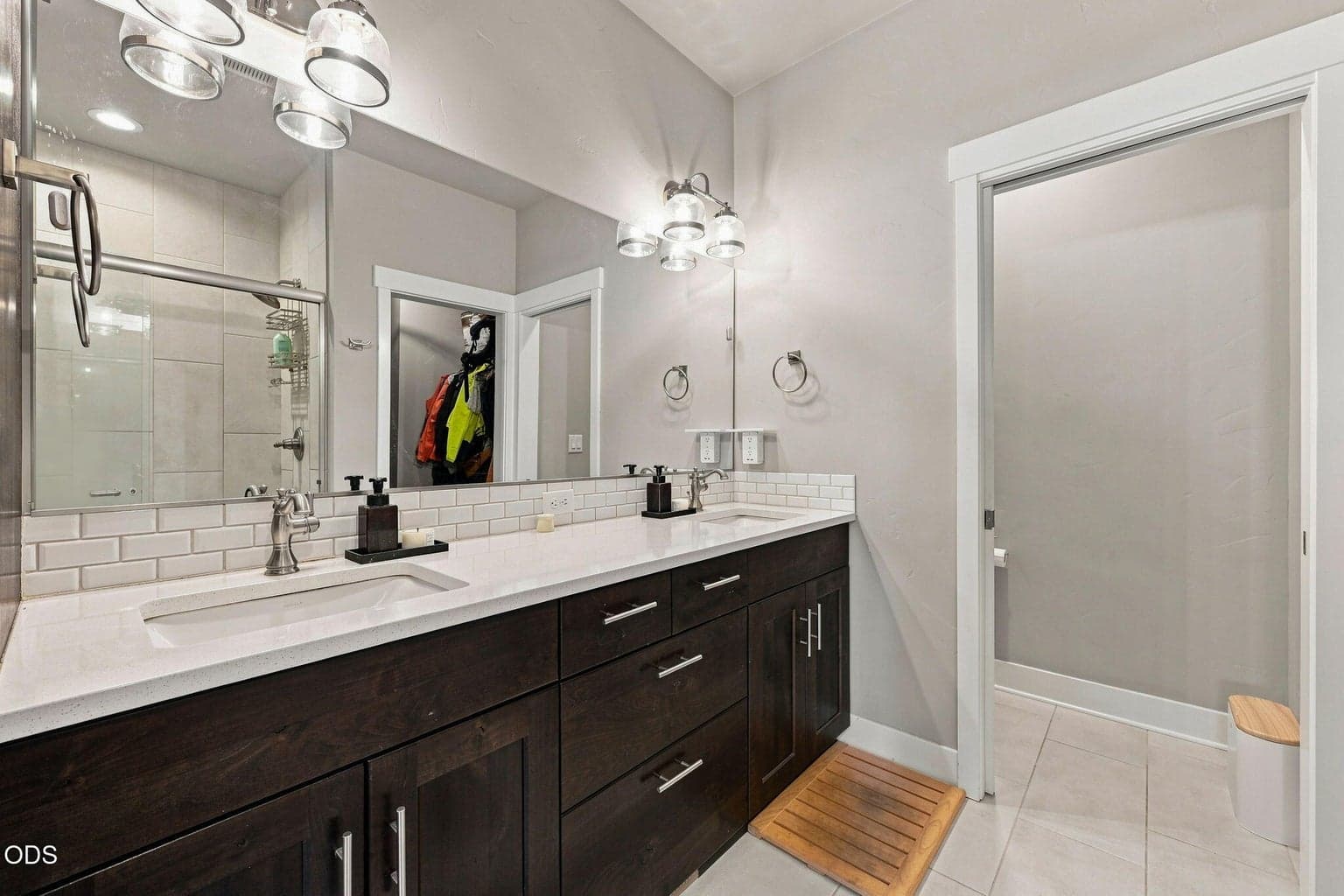 Photo of 2736 NW Ordway Avenue 18 of 35