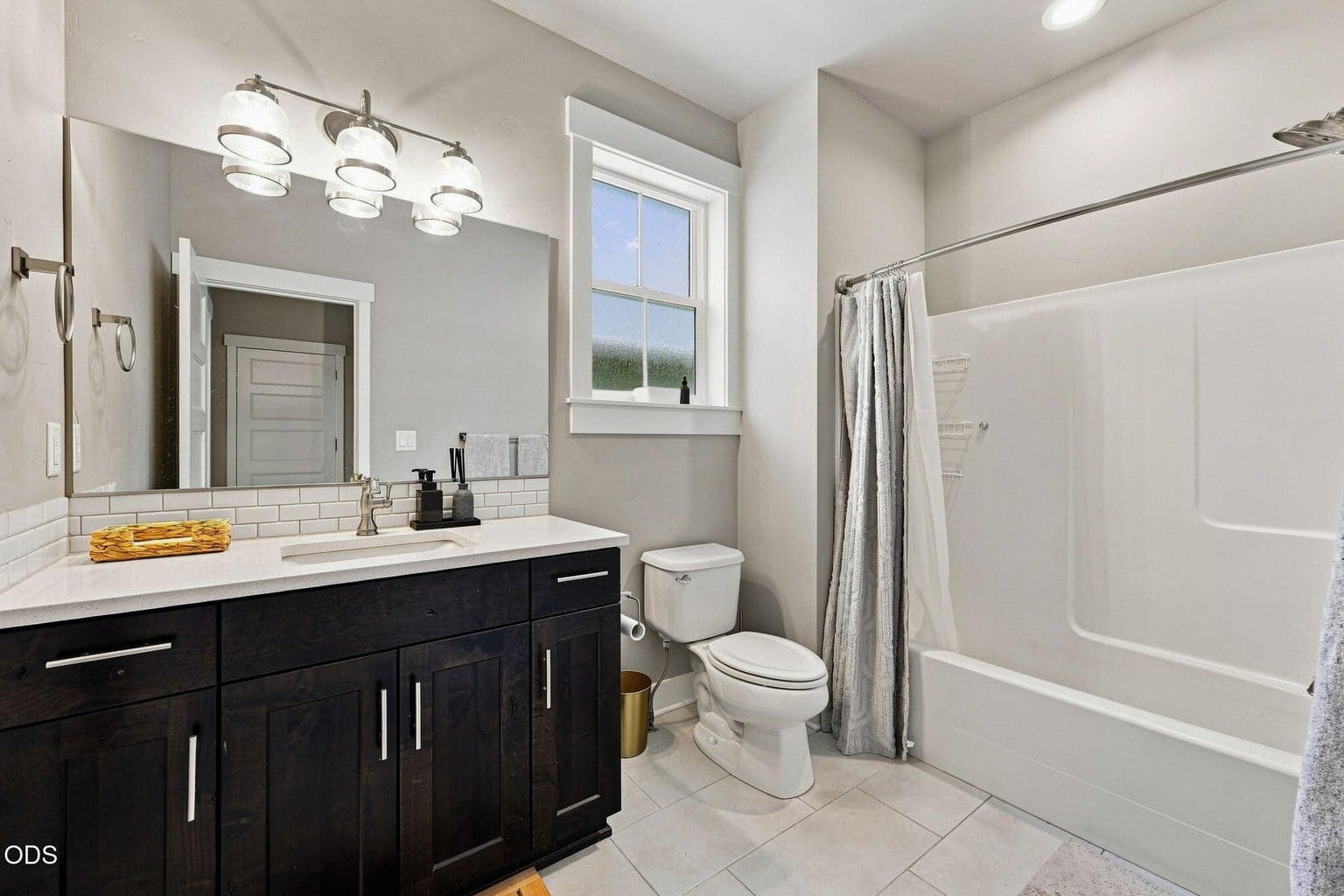 Photo of 2736 NW Ordway Avenue 22 of 35