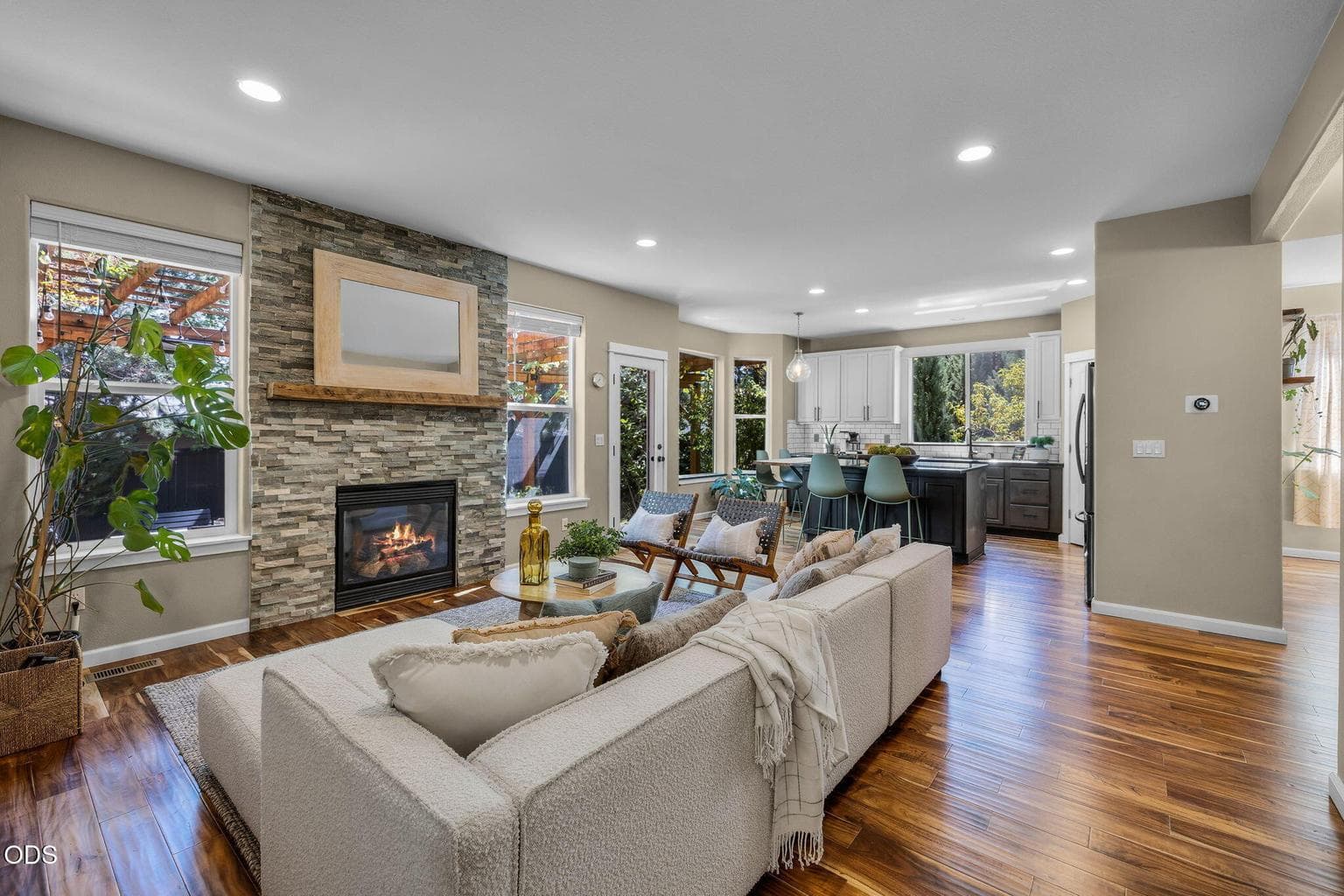 Photo of 61558 Tall Tree Court 10 of 59