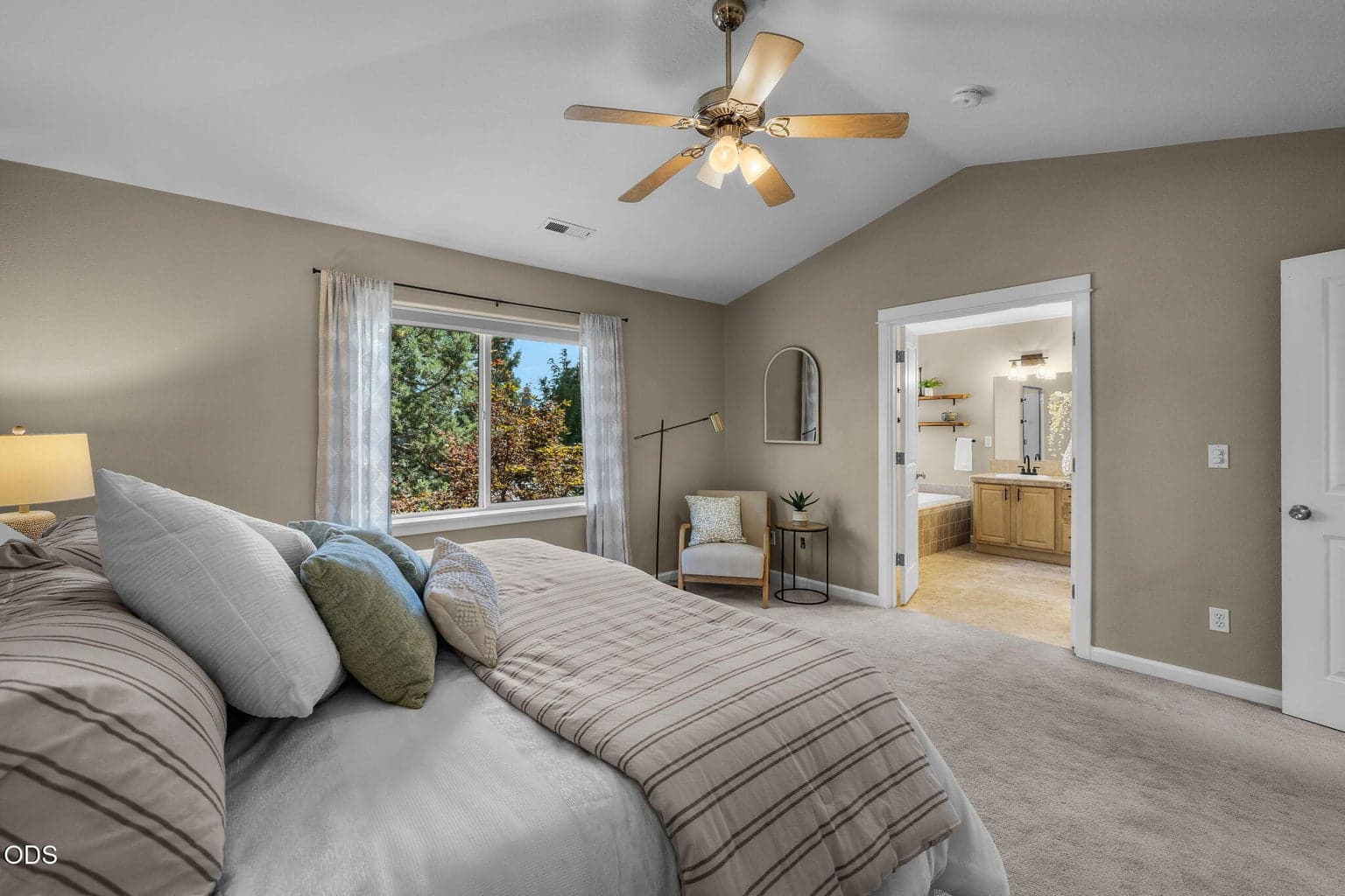 Photo of 61558 Tall Tree Court 25 of 59