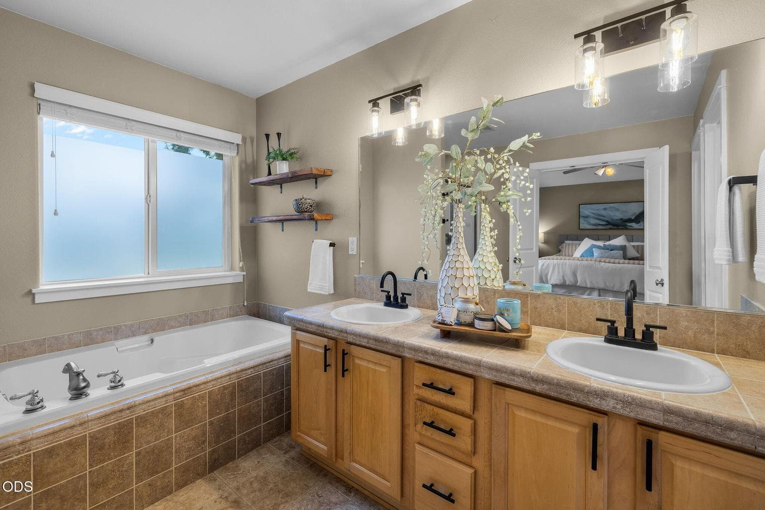 Photo of 61558 Tall Tree Court 28 of 59