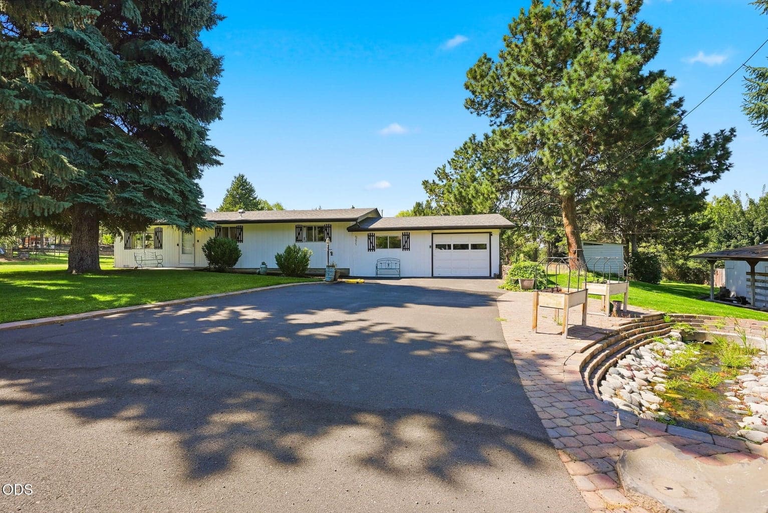 Photo of 63825 Scenic Drive 1 of 64