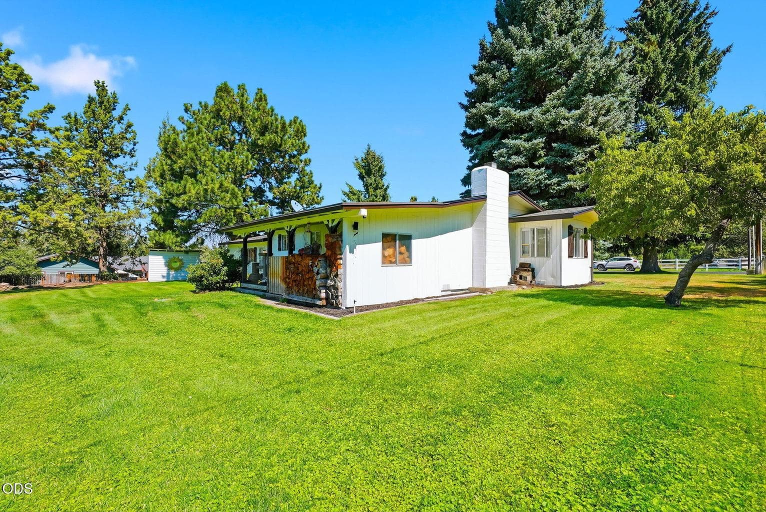Photo of 63825 Scenic Drive 37 of 64