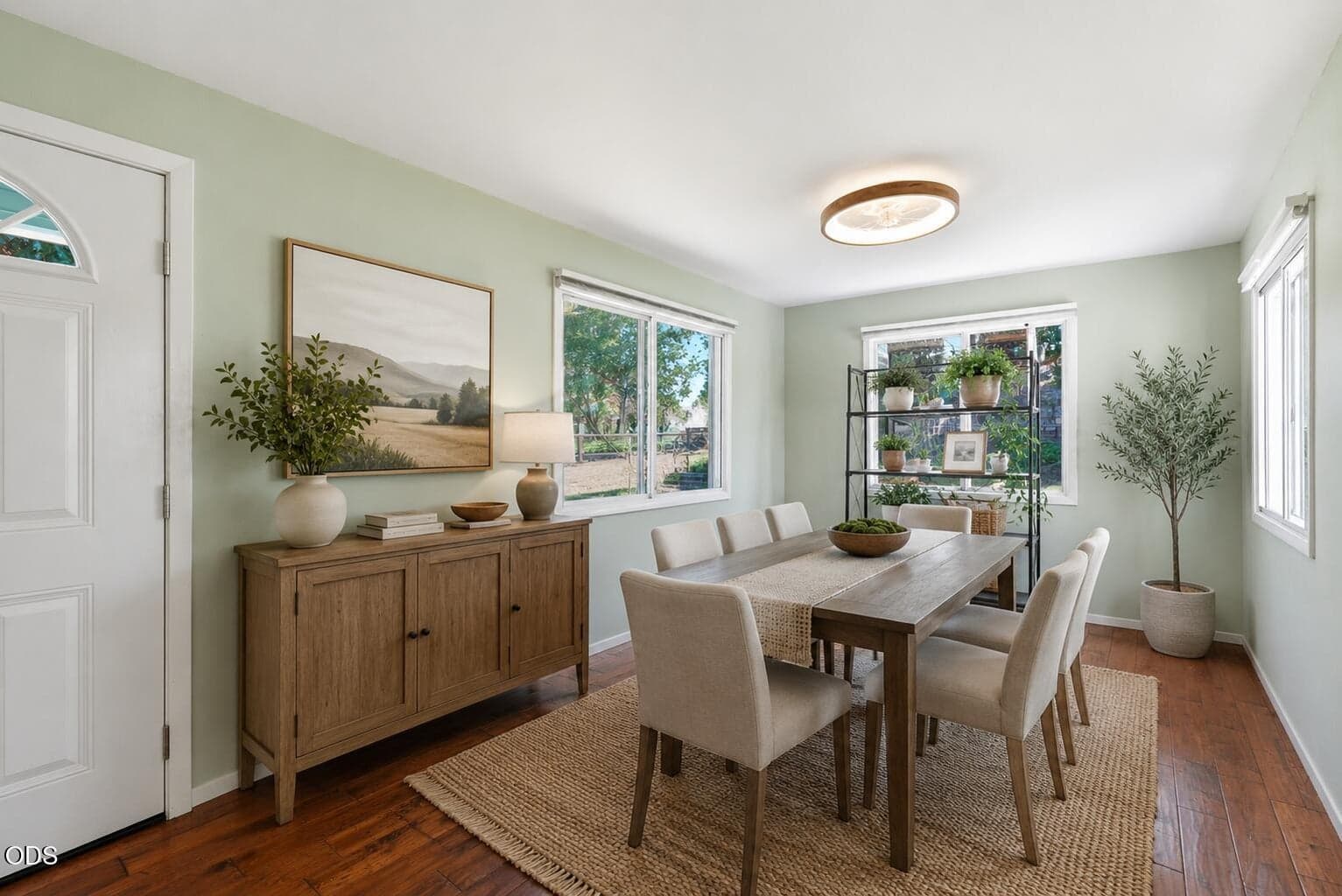 AI Photo with Staging Dining Room