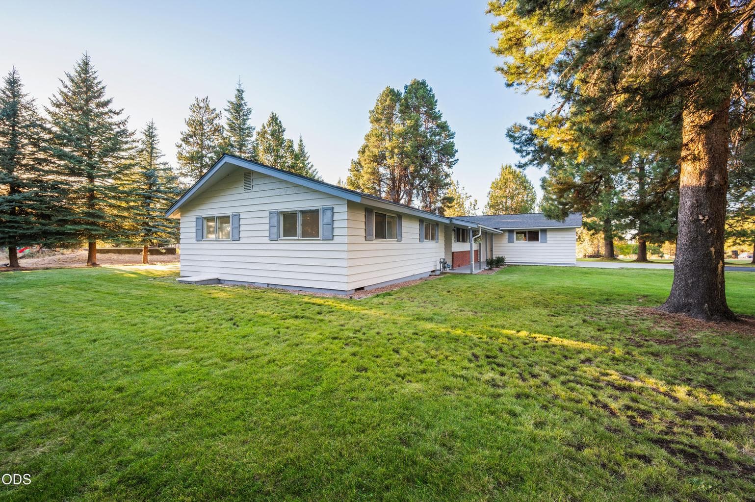 Photo of 61909 Skyline View Drive 5 of 44