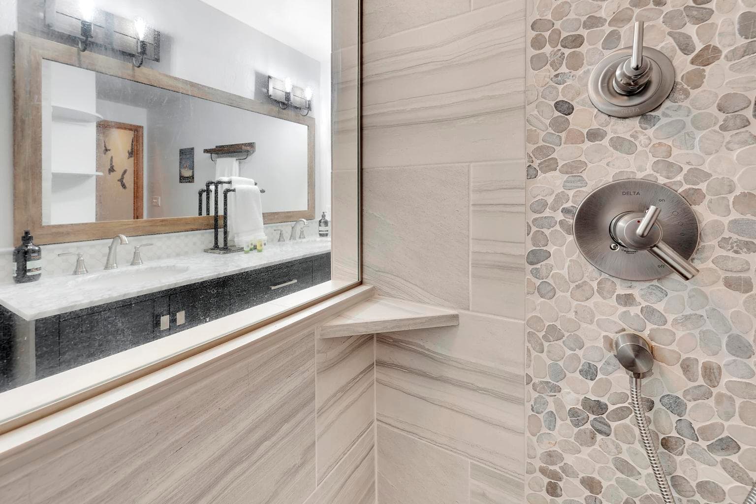 Modern Ensuite Bath – Walk-In Shower