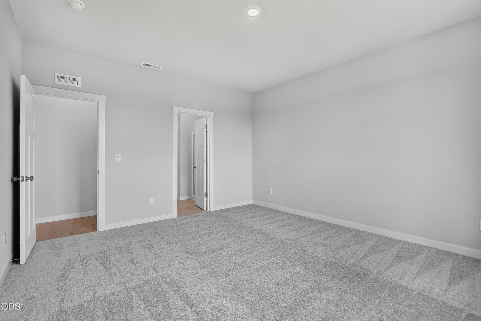 Photo of 2505 NW 23rd LP. S 9 of 41