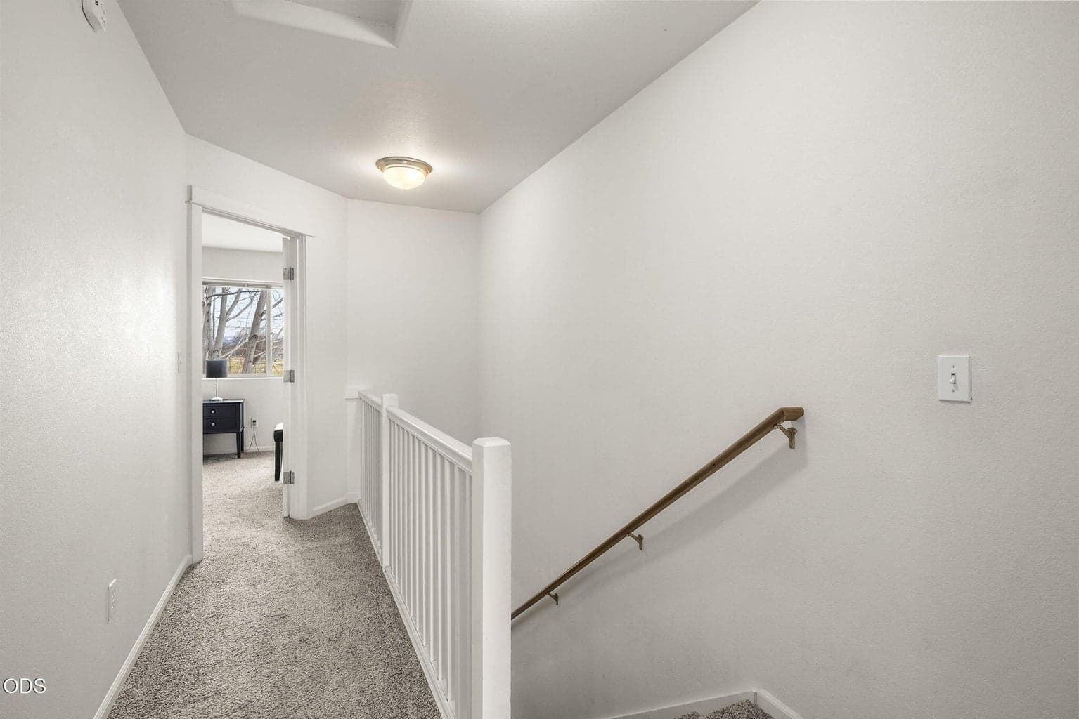 Photo of 614 S Cliffside Lane 5 of 11