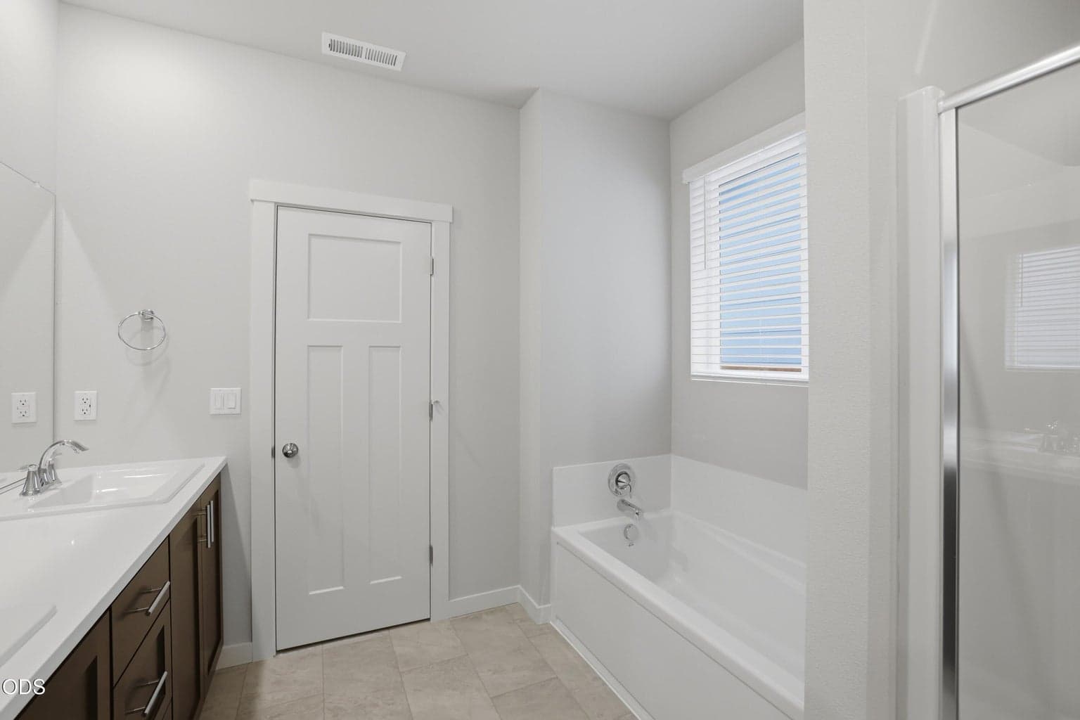 Photo of 2499 NW 23rd Loop South 11 of 39