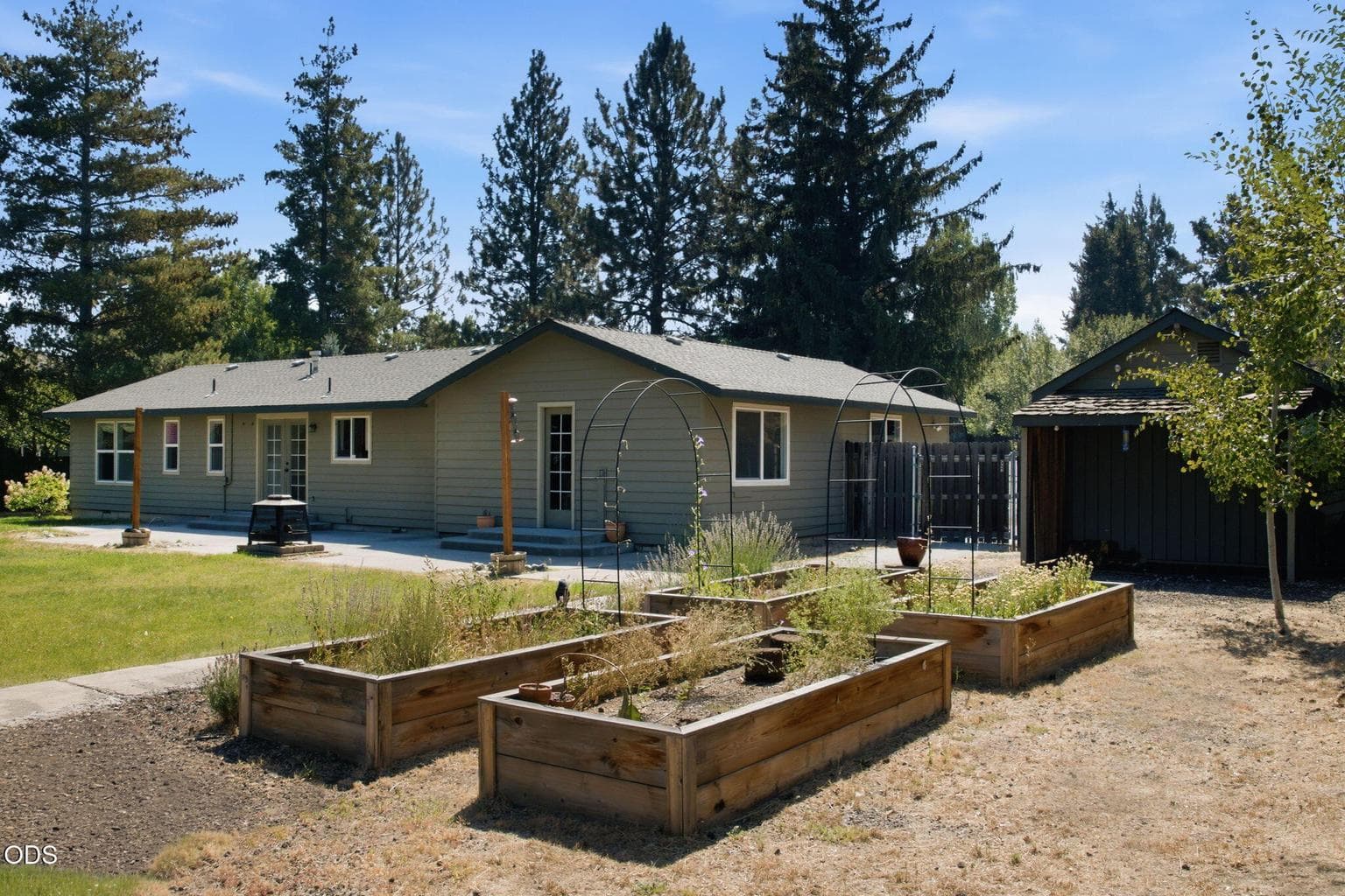 Spacious Garden Beds and Back Yard