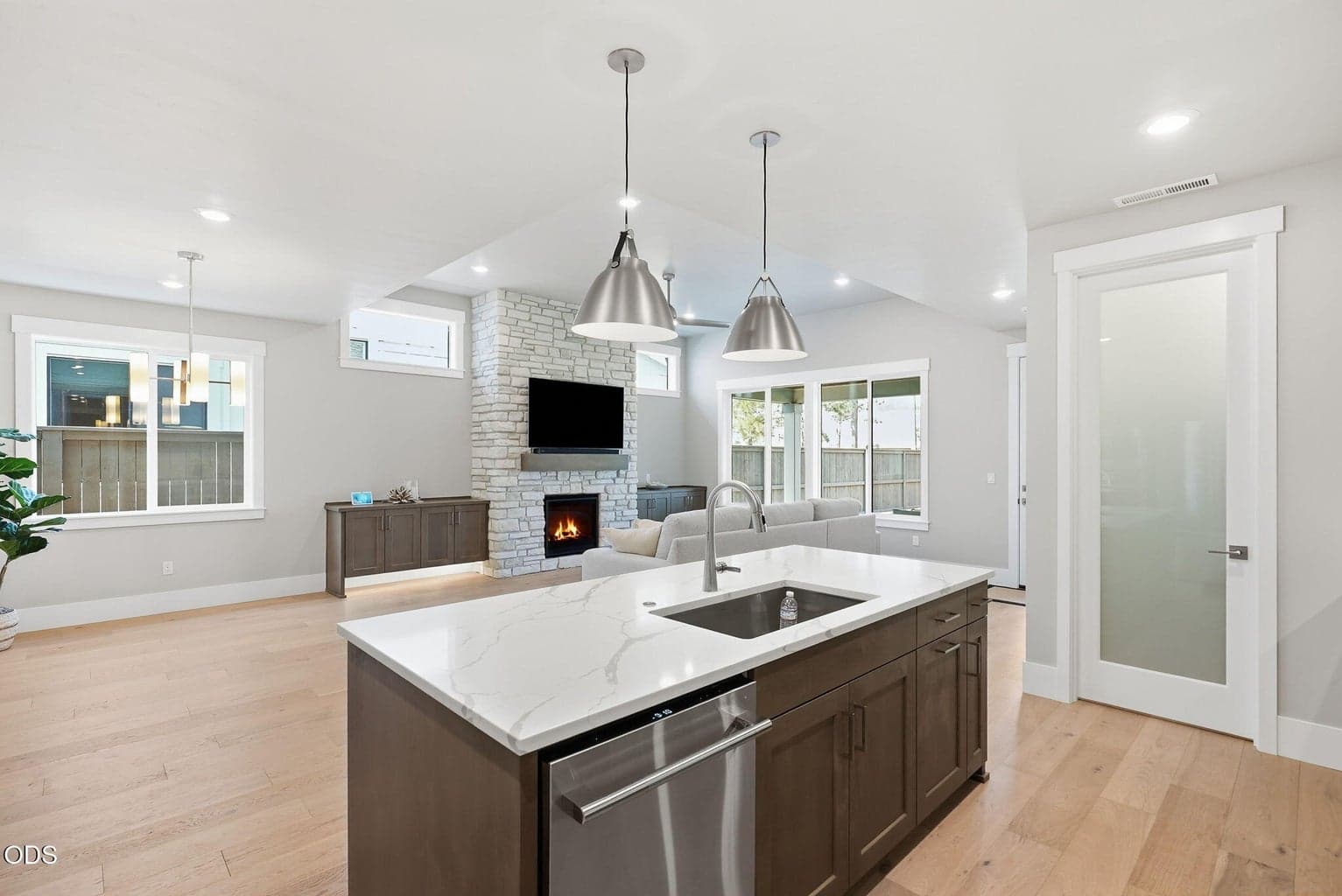 Photo of 3030 NW Celilo Lane 7 of 19