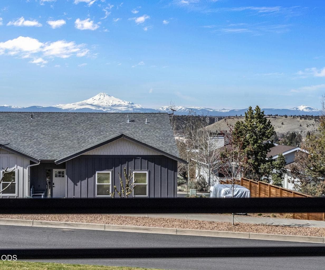 Photo of 373 SE Manzanita Drive 3 of 46