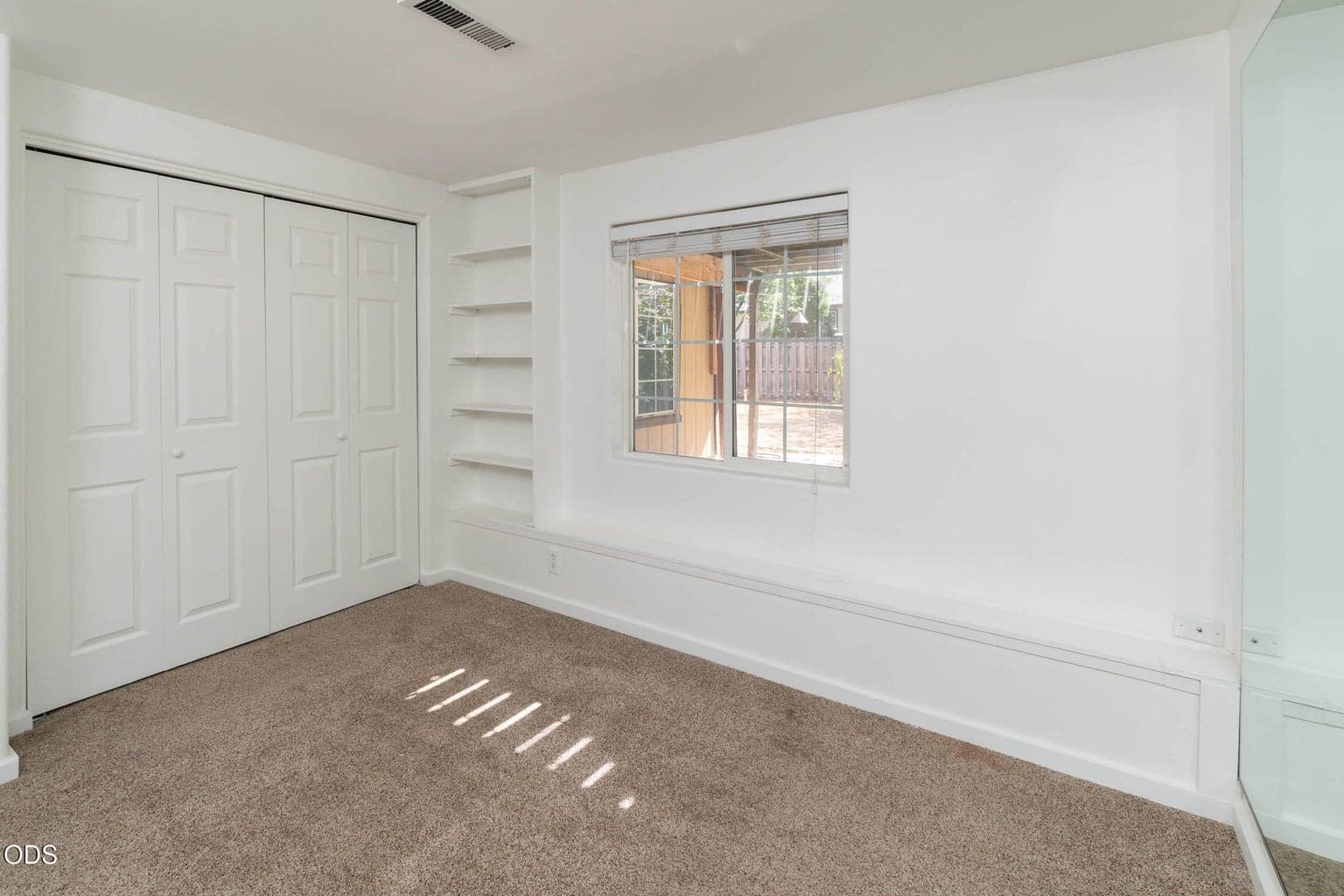 Photo of 2069 NE Hollow Tree Lane 28 of 35