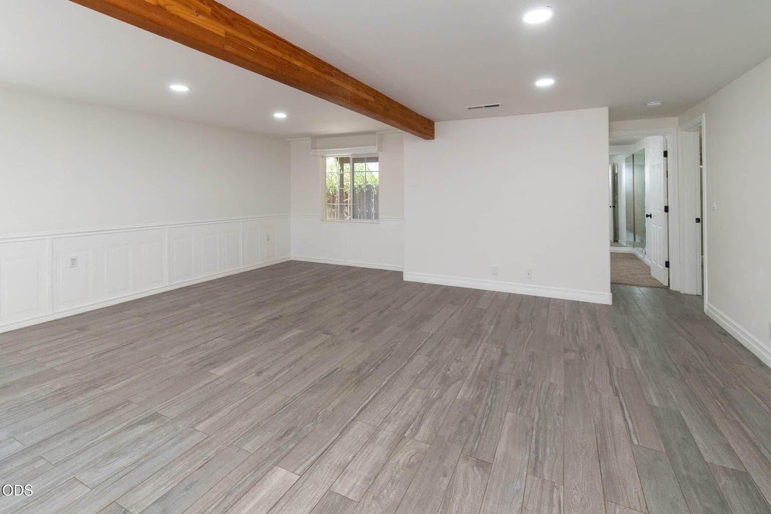 Photo of 2069 NE Hollow Tree Lane 25 of 35
