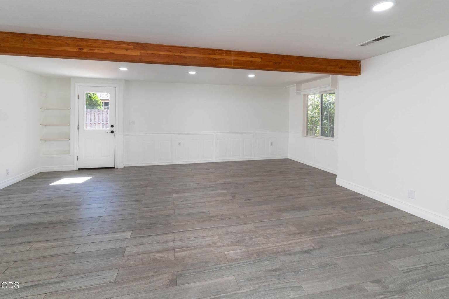 Photo of 2069 NE Hollow Tree Lane 26 of 35