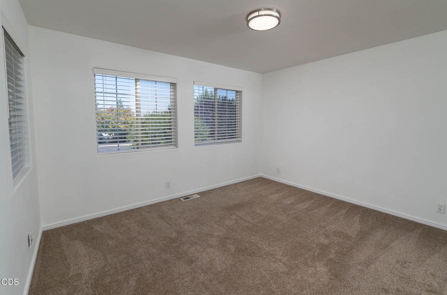 Photo of 2069 NE Hollow Tree Lane 21 of 35