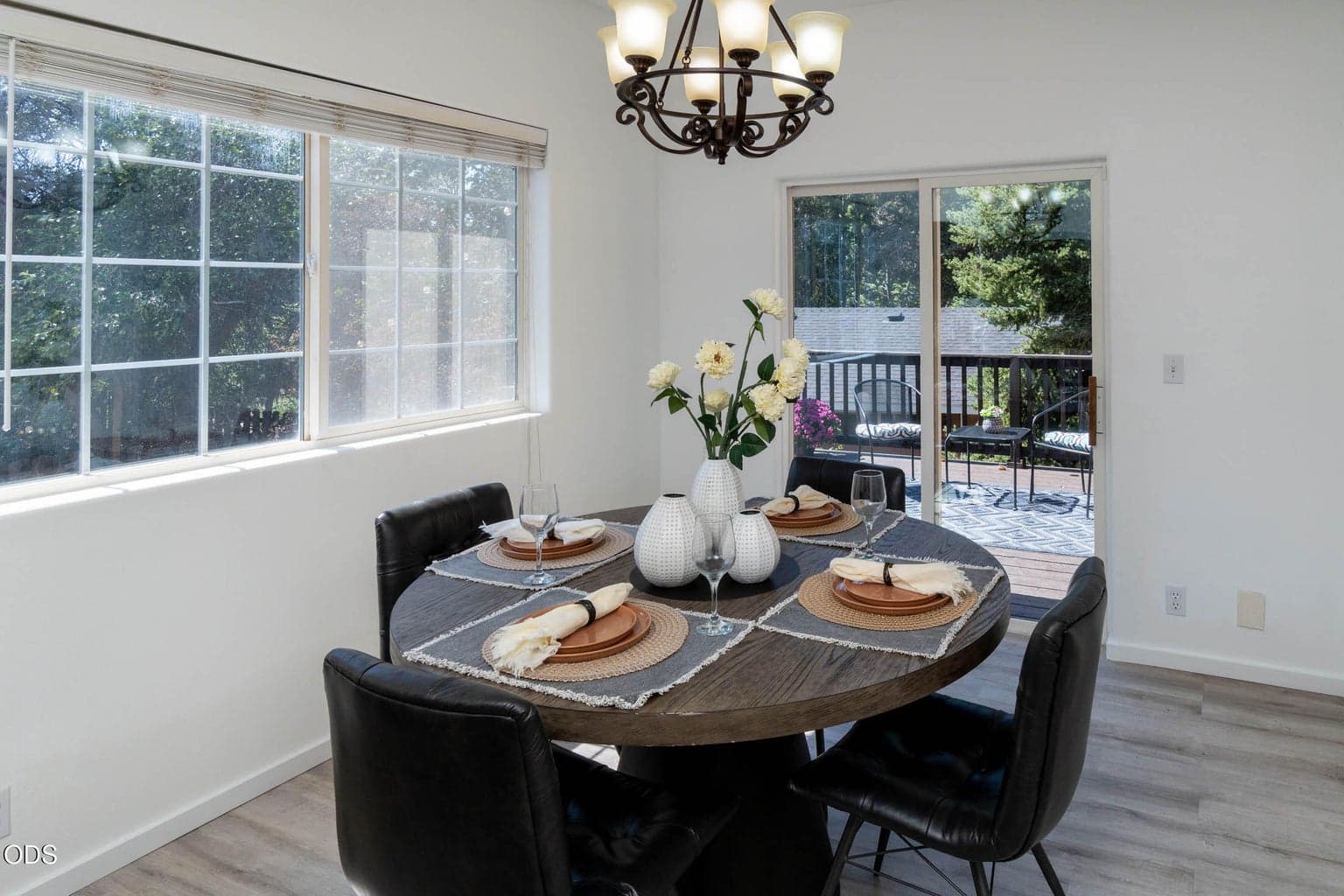 Photo of 2069 NE Hollow Tree Lane 18 of 35