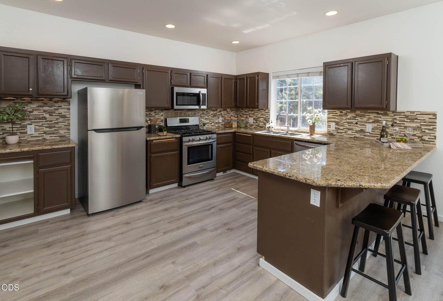Photo of 2069 NE Hollow Tree Lane 15 of 35