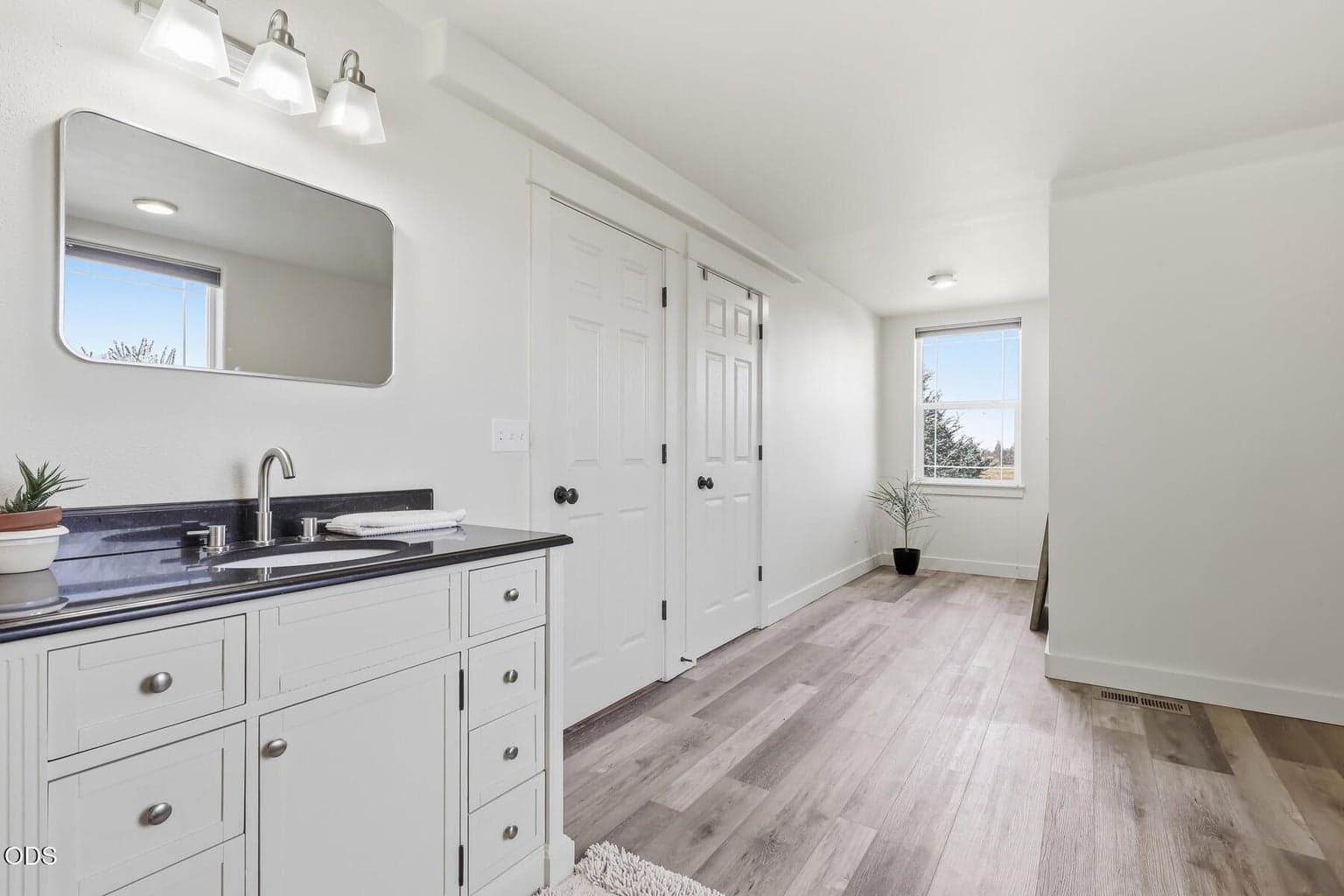 Photo of 2238 NW Oak Avenue 50 of 71