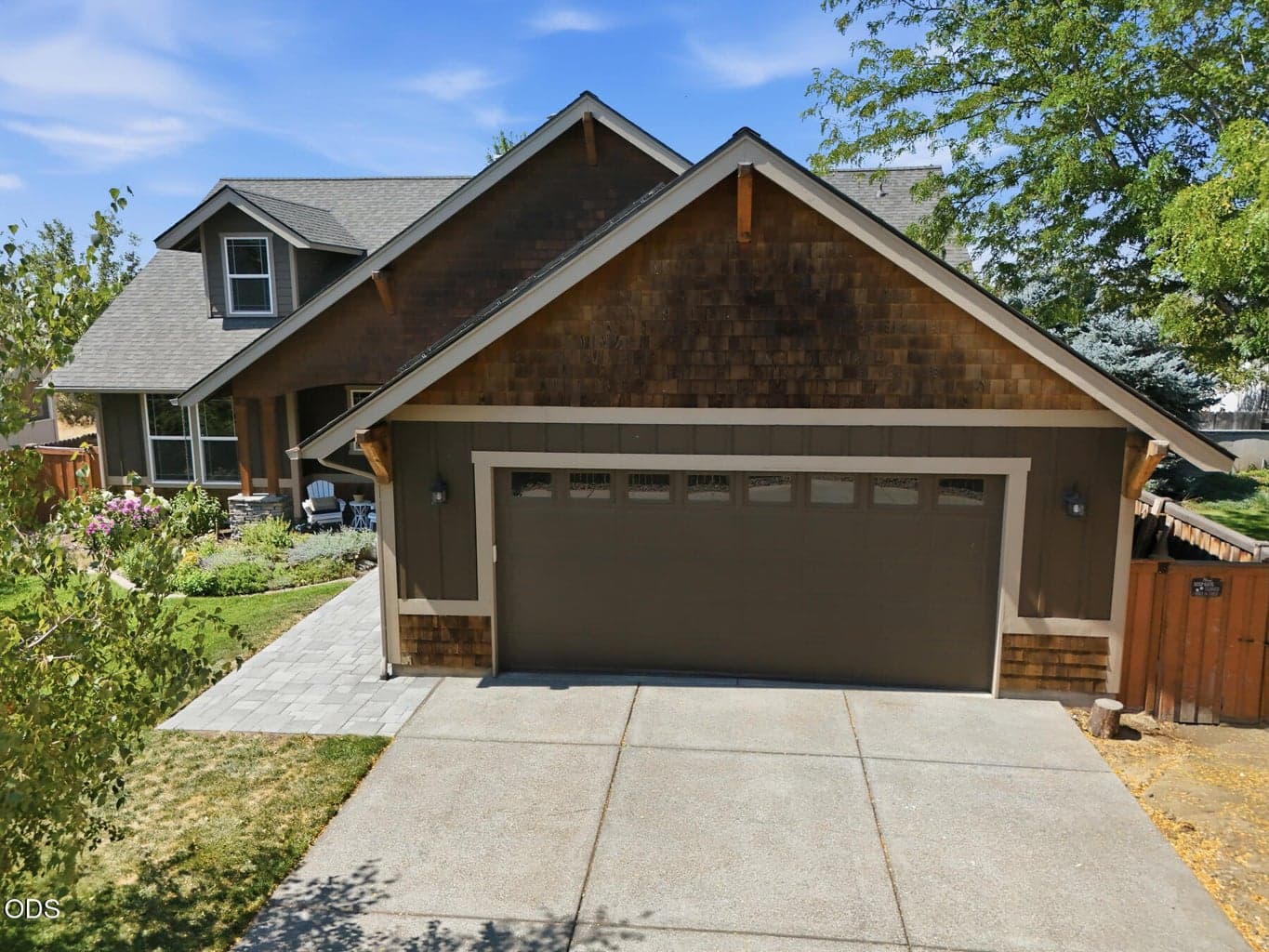 Photo of 2238 NW Oak Avenue 7 of 71