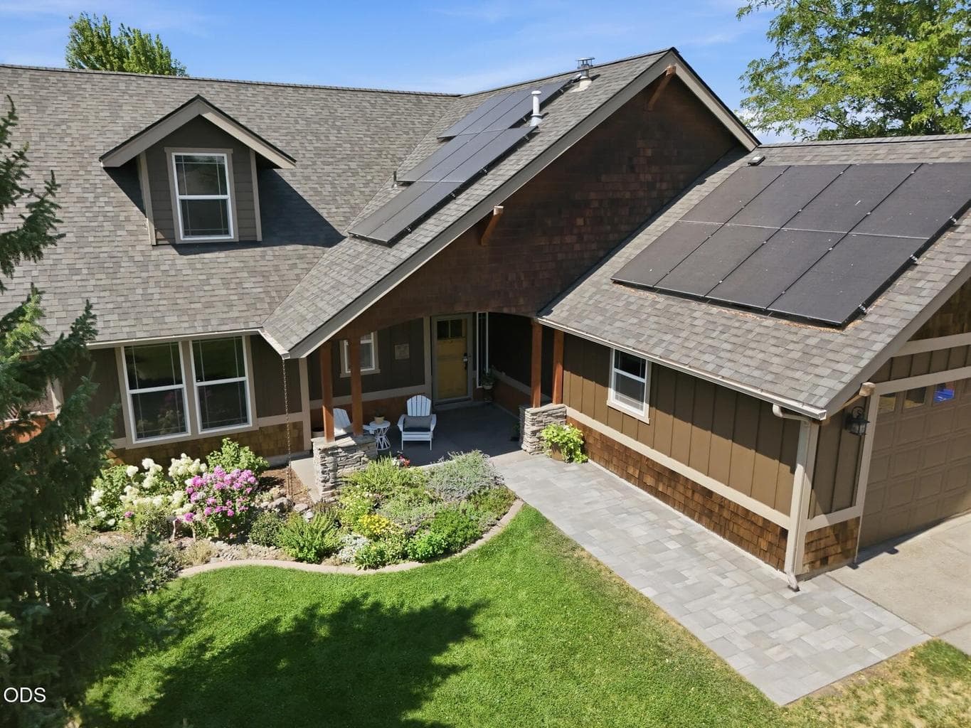 Photo of 2238 NW Oak Avenue 2 of 71