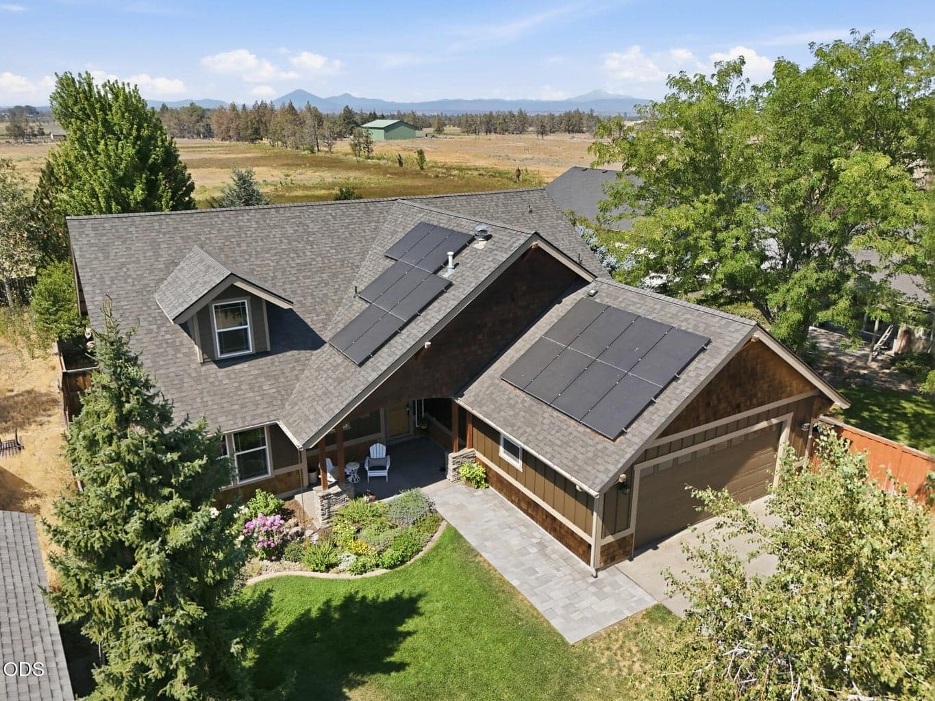 Photo of 2238 NW Oak Avenue 3 of 71