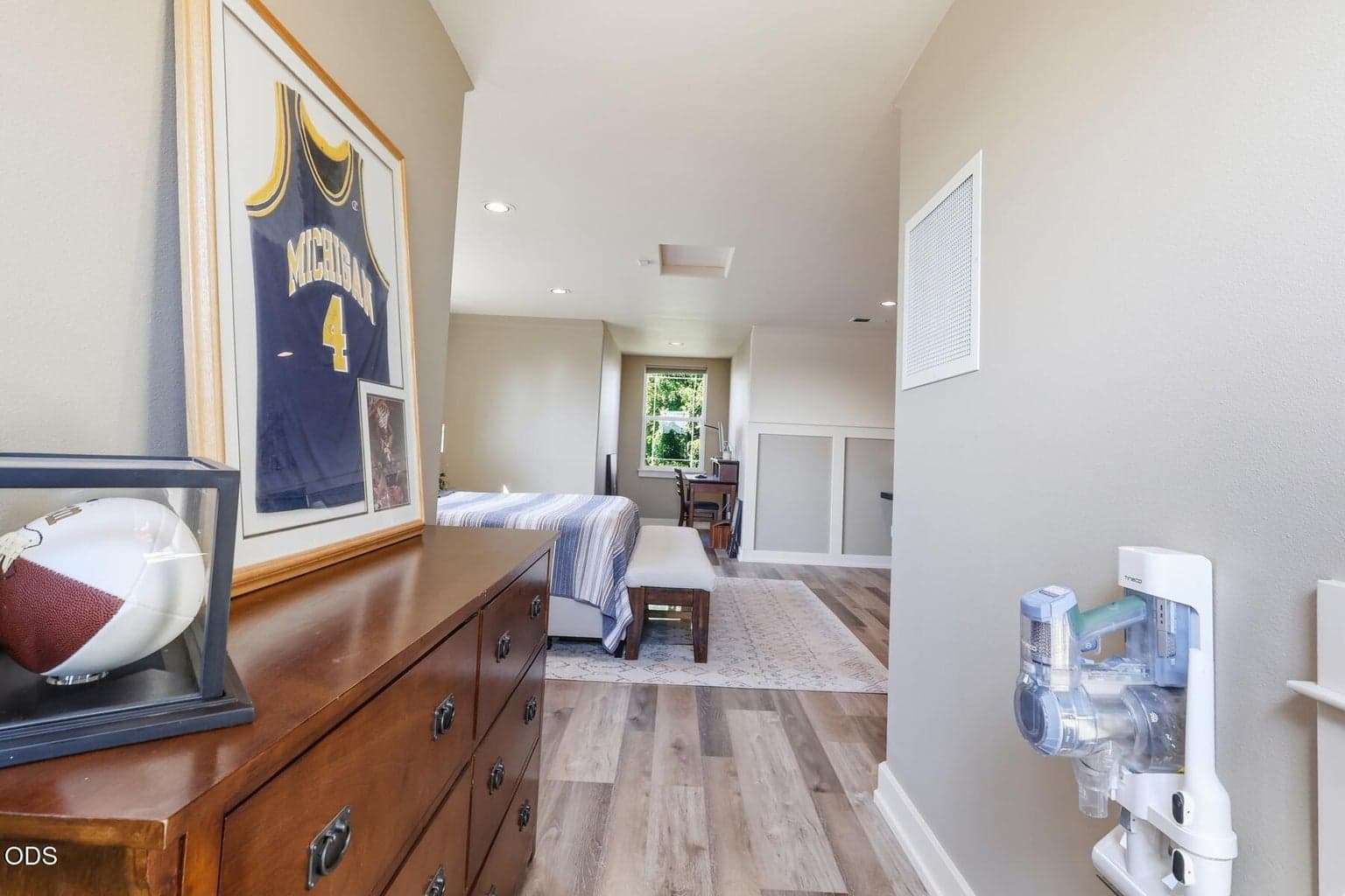 Photo of 2238 NW Oak Avenue 49 of 71