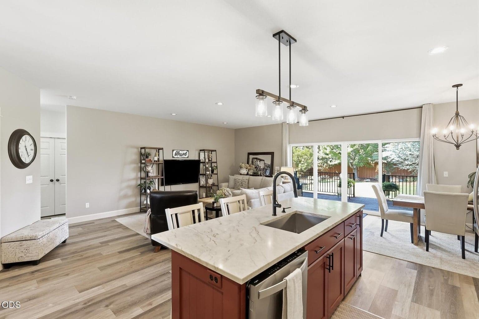 Photo of 2238 NW Oak Avenue 22 of 71