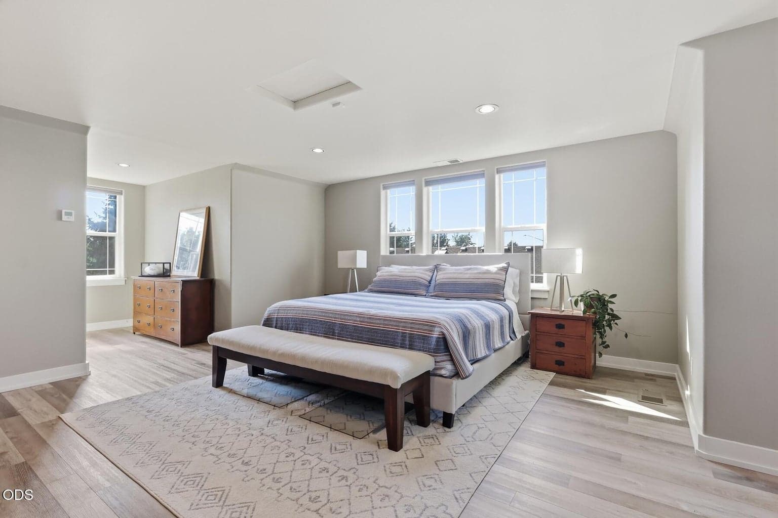 Photo of 2238 NW Oak Avenue 45 of 71