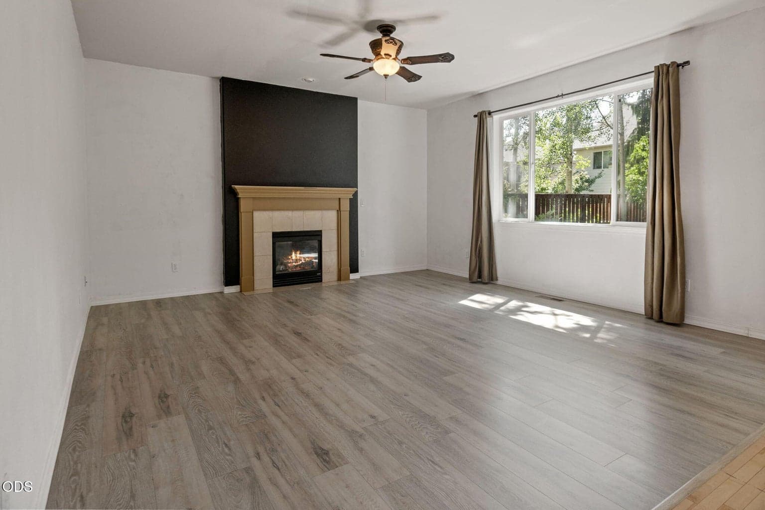 Photo of 19765 Dry Canyon Avenue 4 of 30