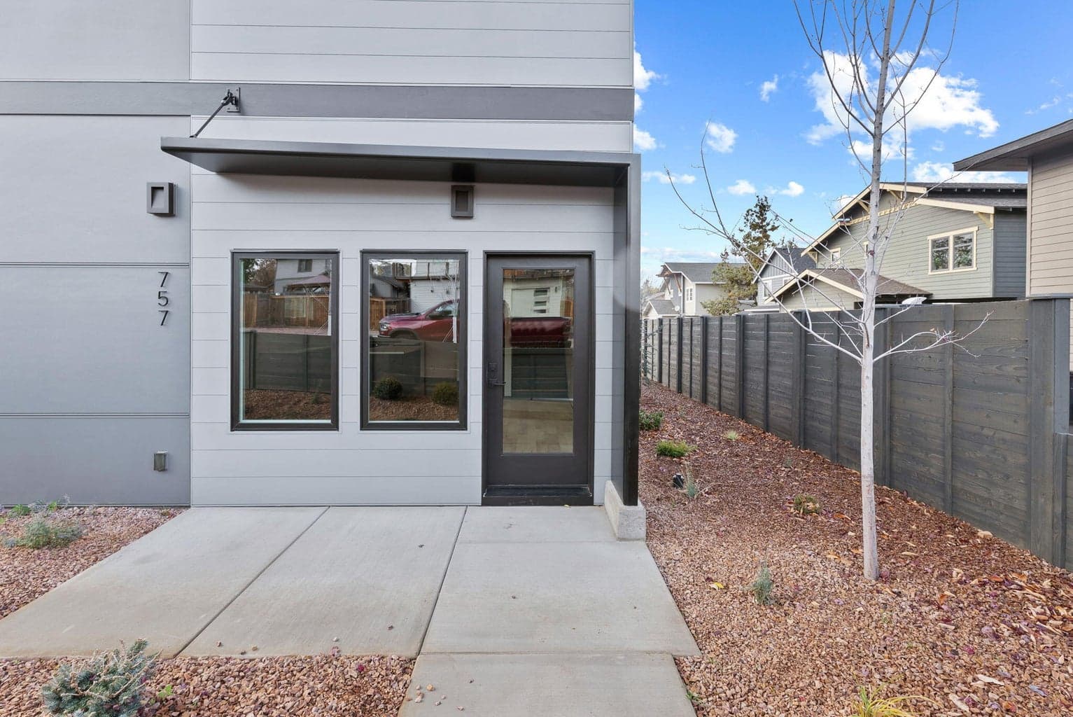 Photo of 757 SW Pelton Place 20 of 24
