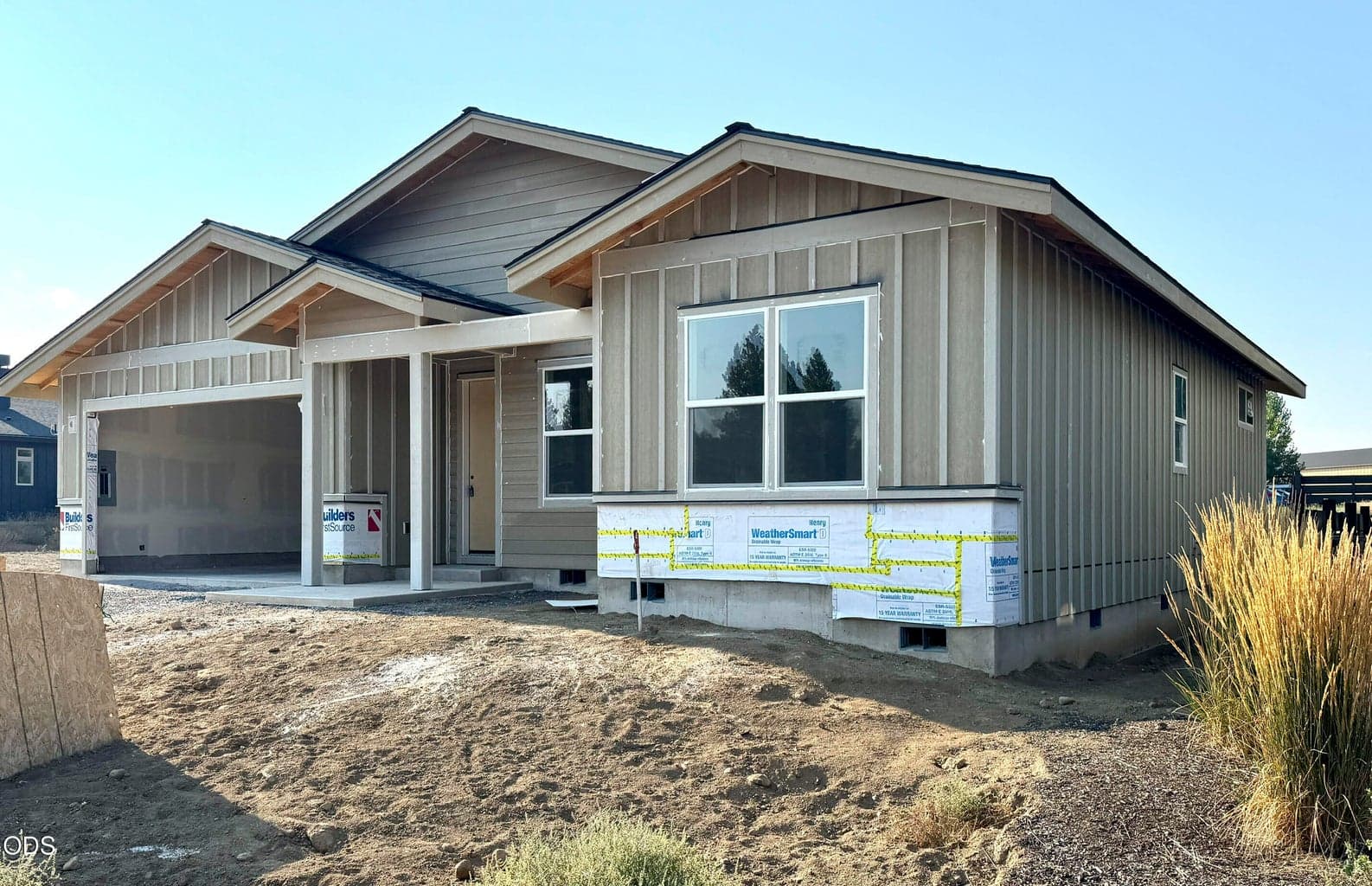 Photo of 351 E Diamond Peak Avenue 1 of 2