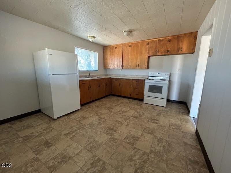 Photo of 1535 SW Highway 97 7 of 12