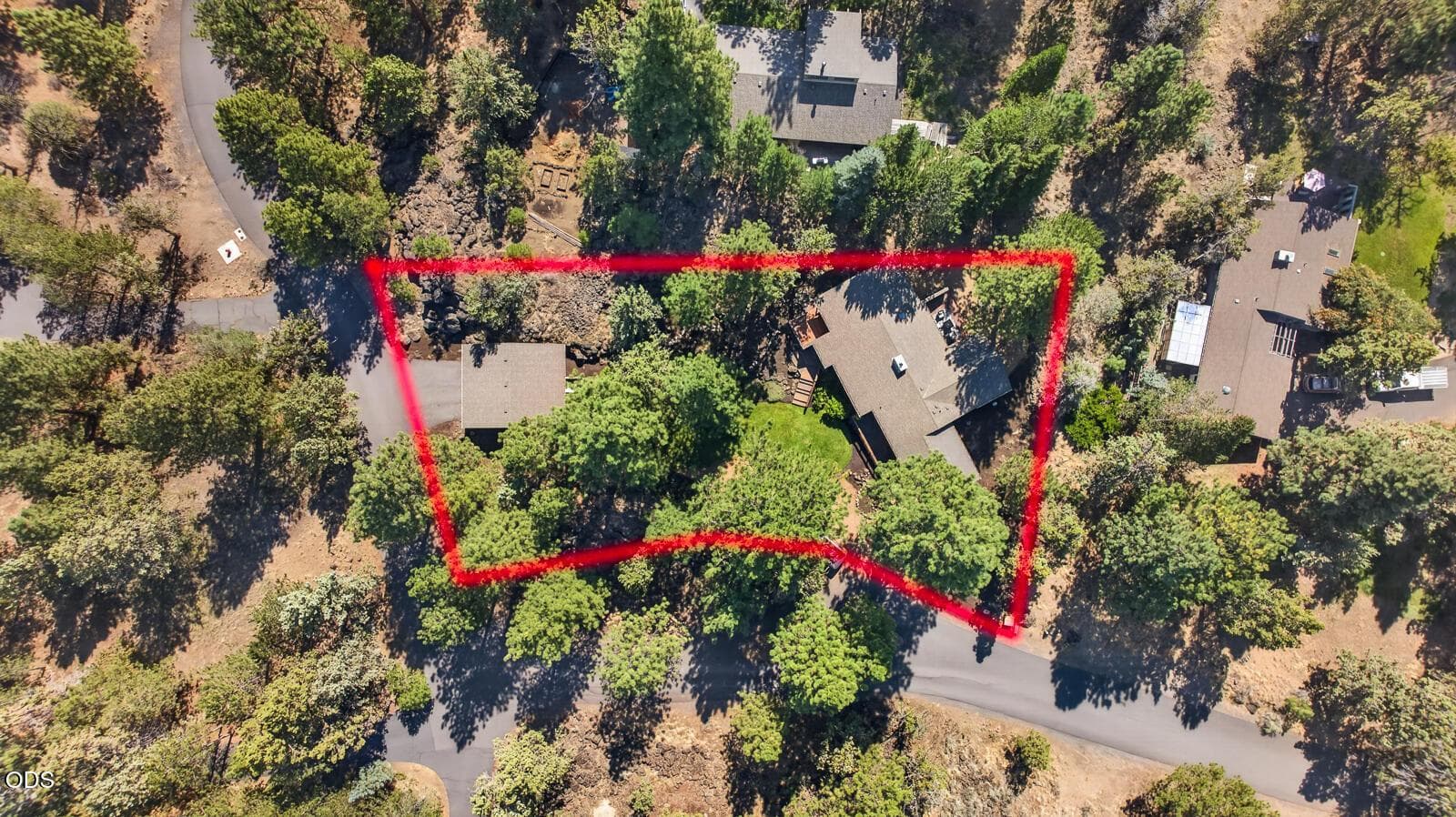 Huge corner lot and within a very short distance to the river