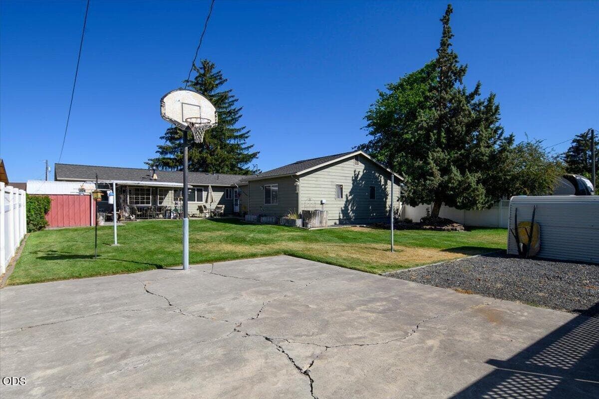 Photo of 1509 NW 8th Street 28 of 39