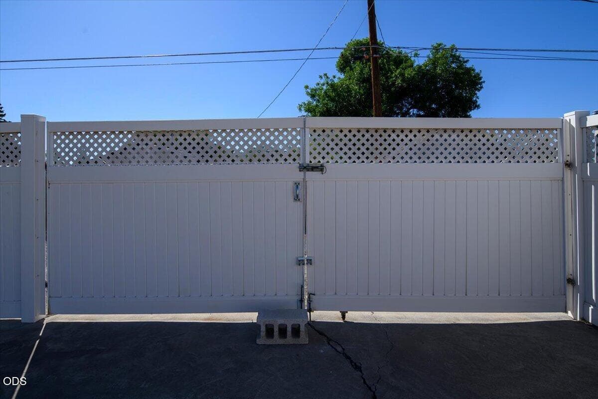 Photo of 1509 NW 8th Street 30 of 39