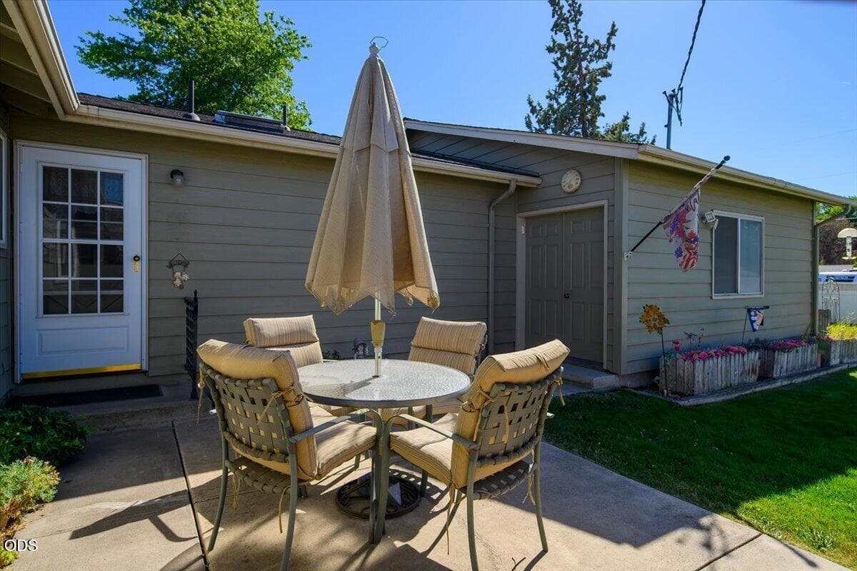 Photo of 1509 NW 8th Street 27 of 39