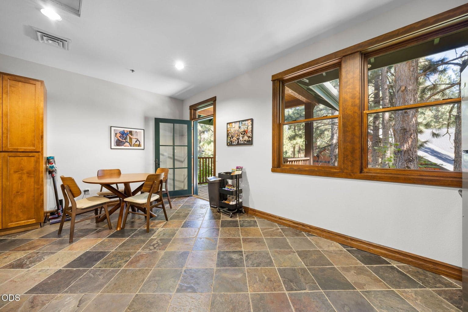 Kitchenette / Break room with exterior porch