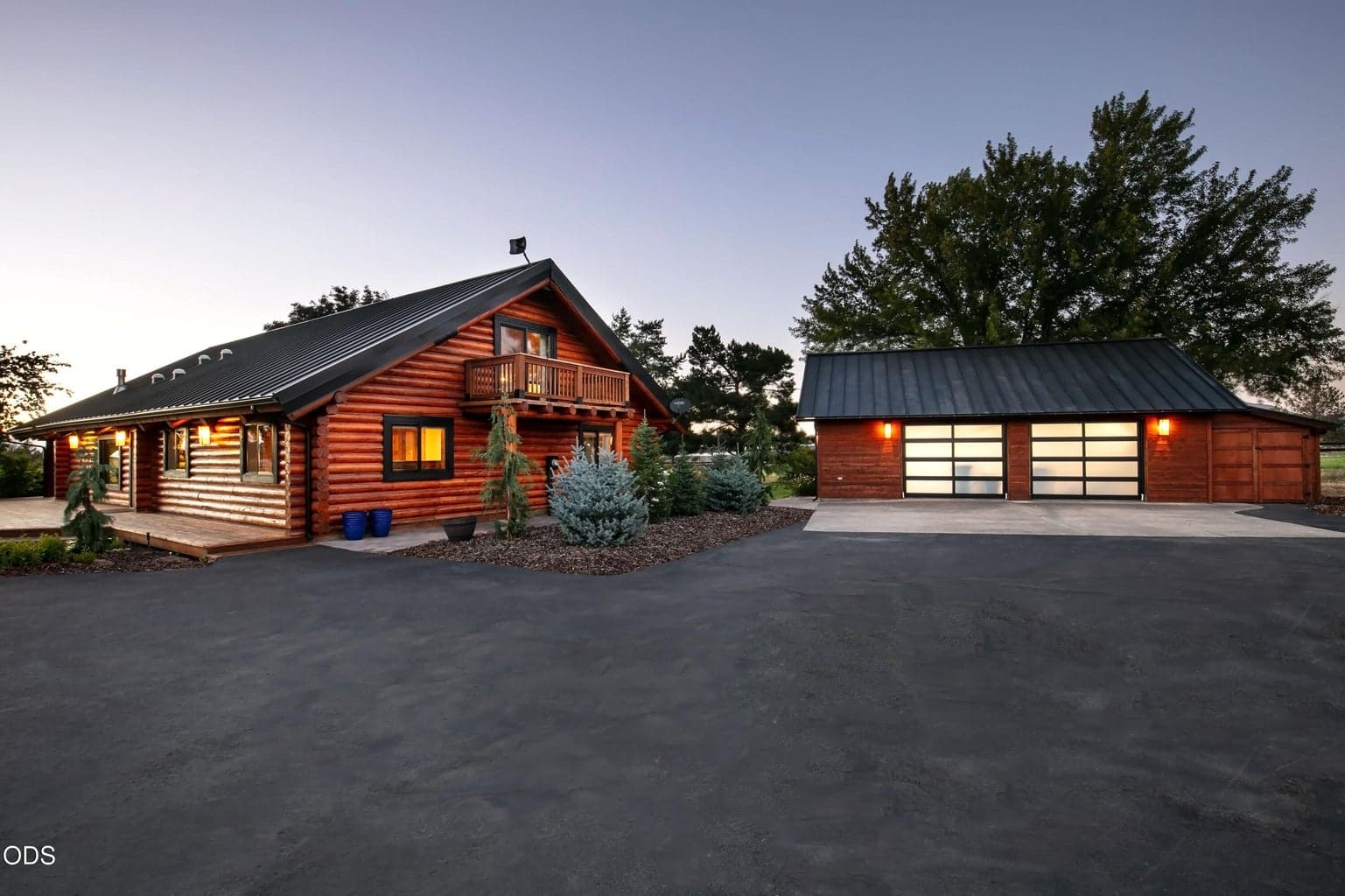 Photo of 345 NE Knickerbocker Lane 1 of 67