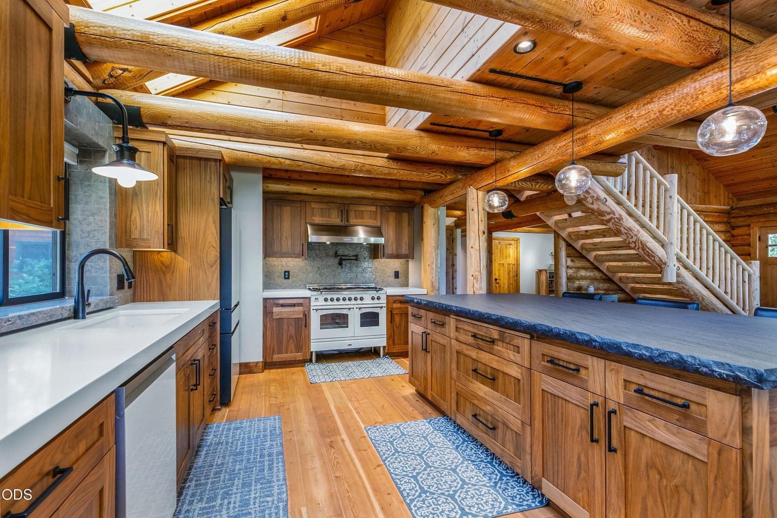 Photo of 345 NE Knickerbocker Lane 32 of 67