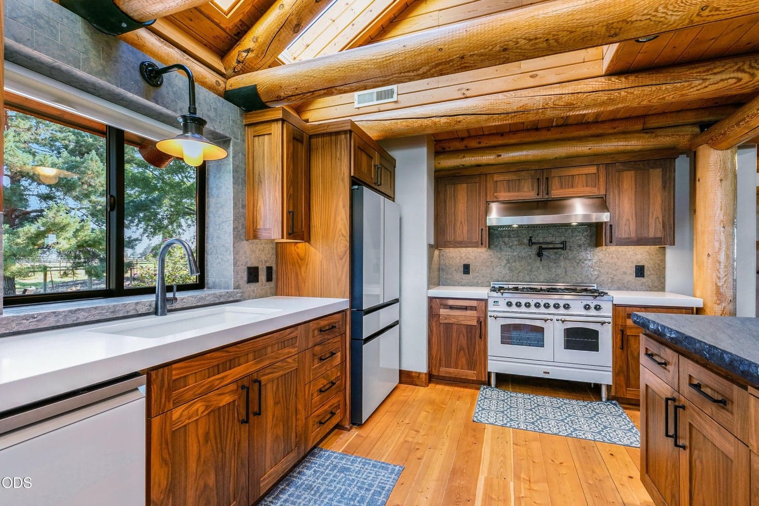 Photo of 345 NE Knickerbocker Lane 36 of 67