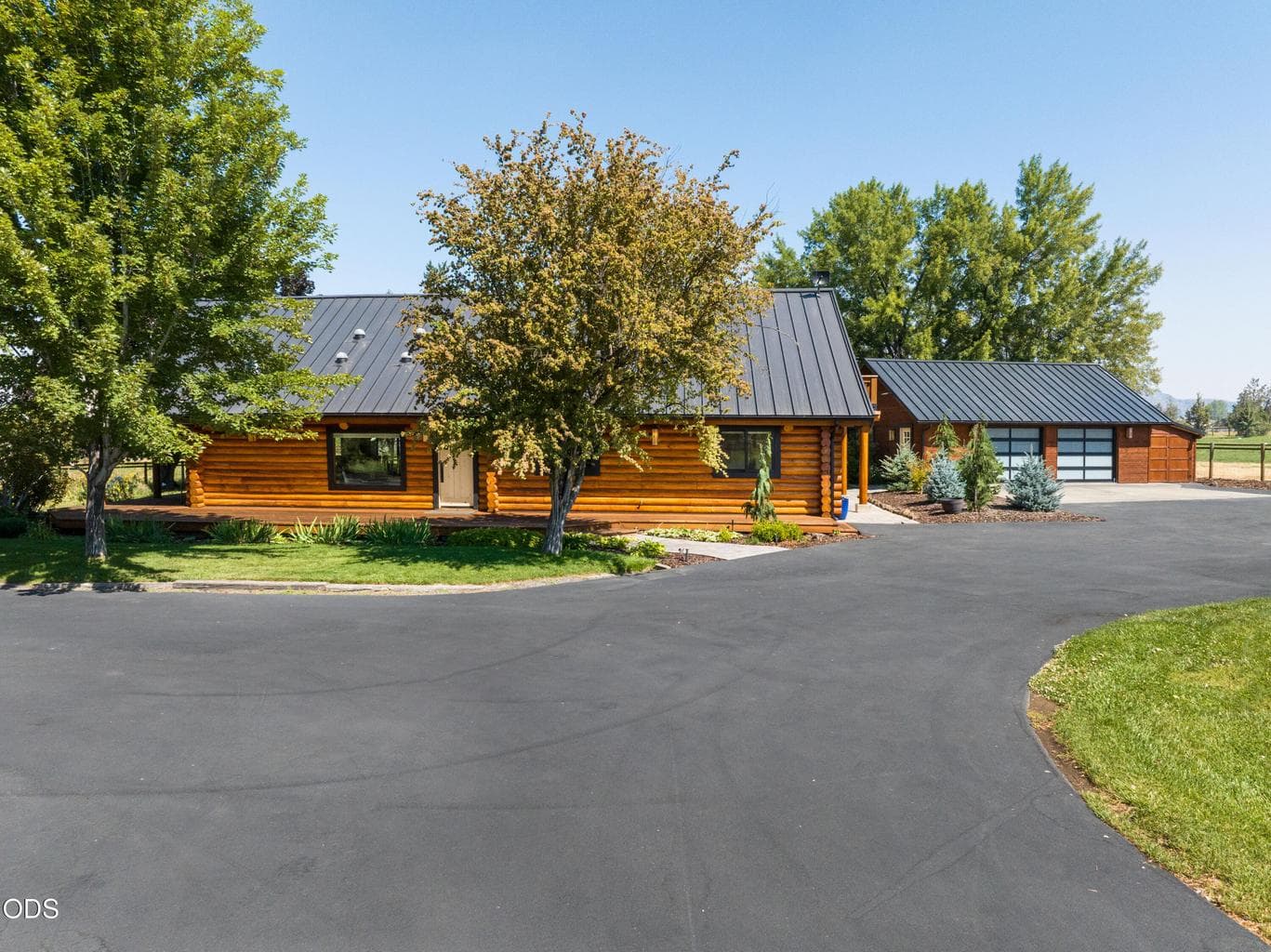 Photo of 345 NE Knickerbocker Lane 27 of 67